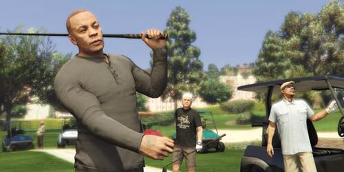 Dr. Dre e Franklin em um campo de golfe em GTA Online