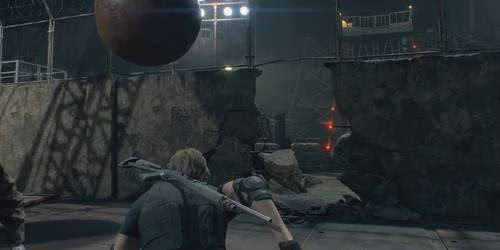 Leon sprinting in Resident Evil 4 remake