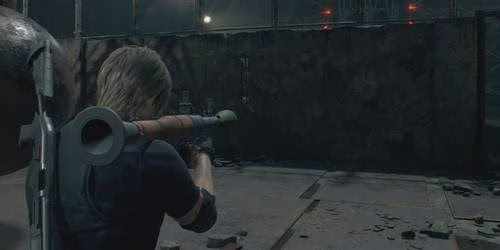 Leon aims the Rocket Launcher at a wall in Resident Evil 4 remake