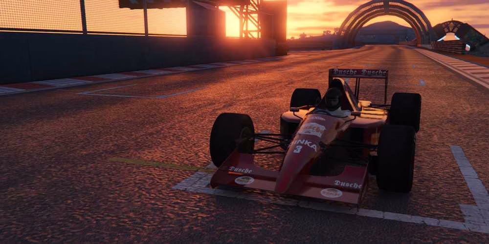 Linha de largada de corrida de monopostos em GTA Online