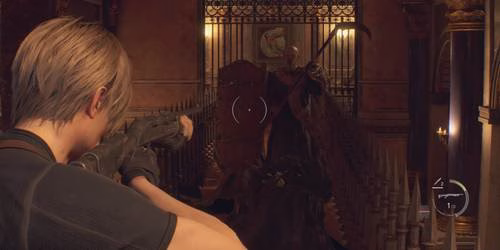 Leon mira a espingarda em um grupo de cultistas em Resident Evil 4 remake